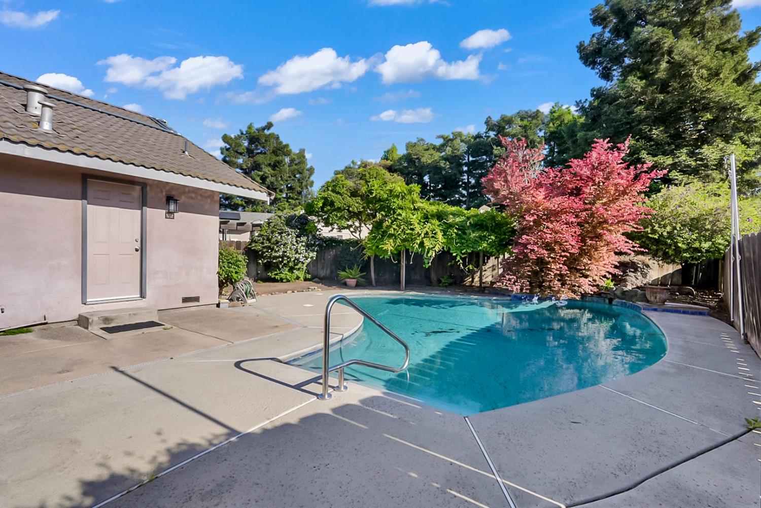 1205 Camden Pl, Manteca, CA 95336