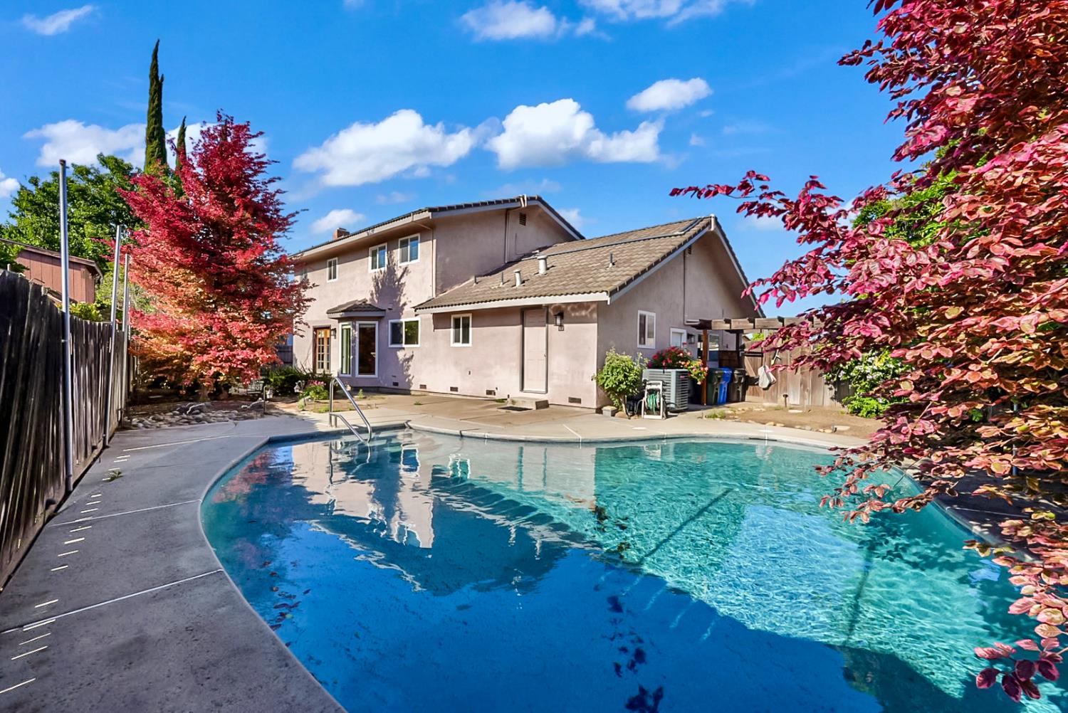 1205 Camden Pl, Manteca, CA 95336