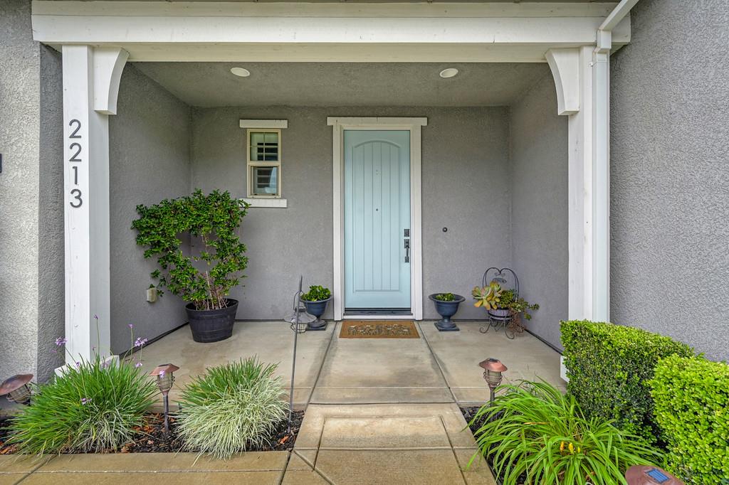 2213 Campolina Way, Oakdale, CA 95361