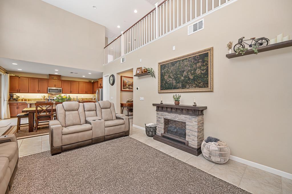 2213 Campolina Way, Oakdale, CA 95361