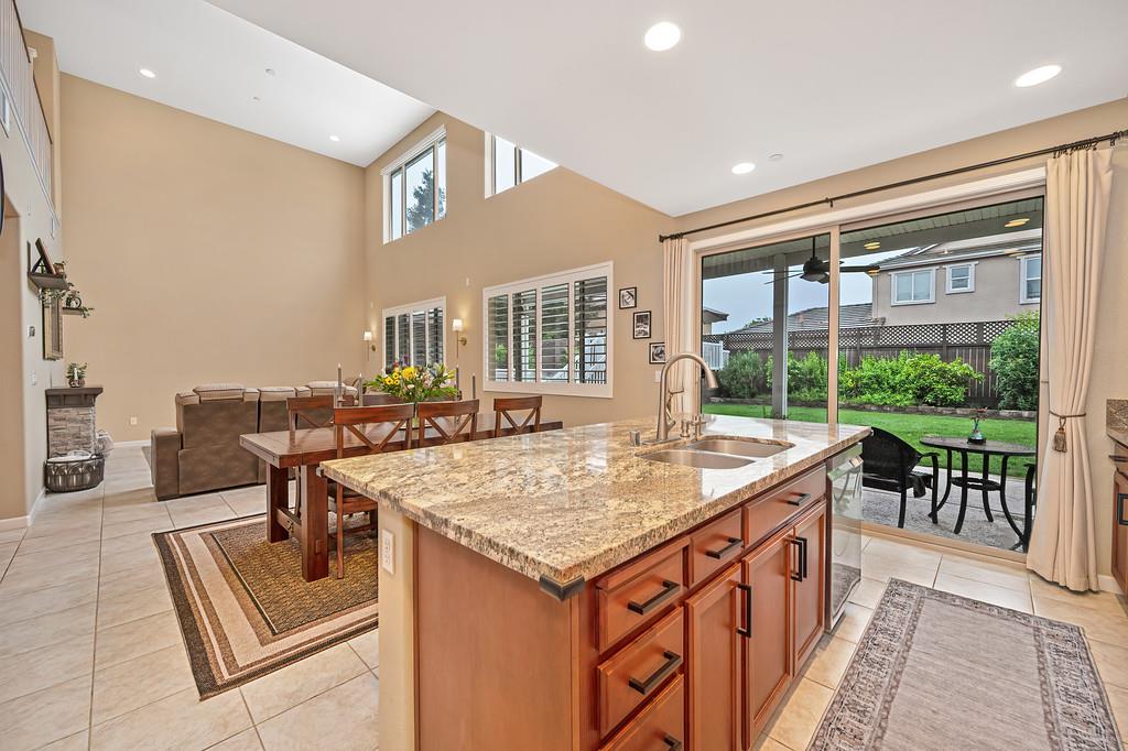 2213 Campolina Way, Oakdale, CA 95361