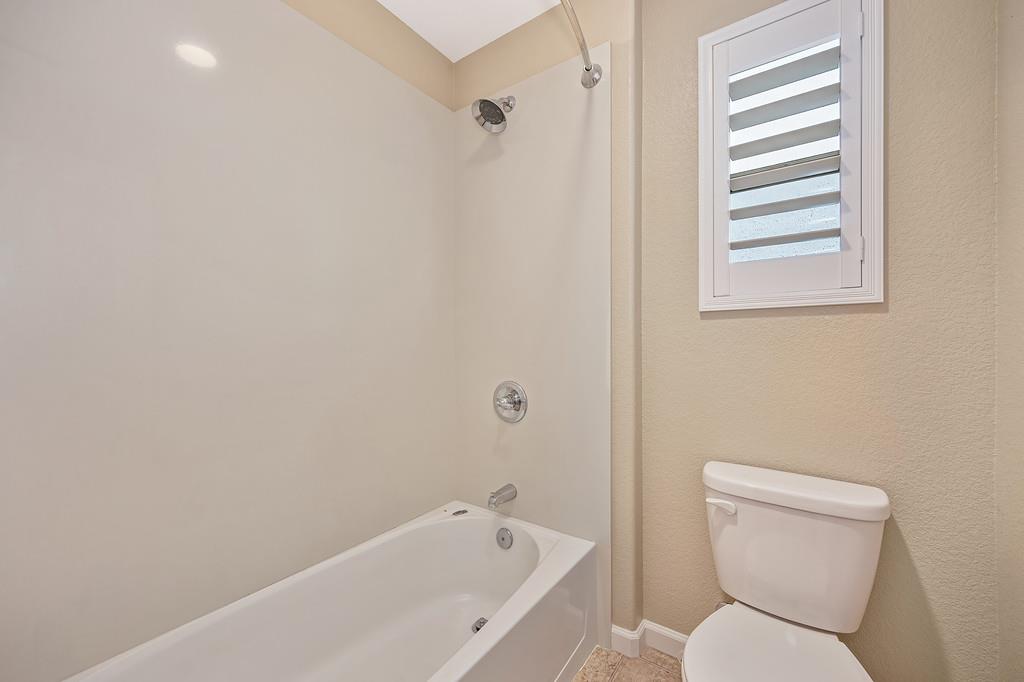 2213 Campolina Way, Oakdale, CA 95361