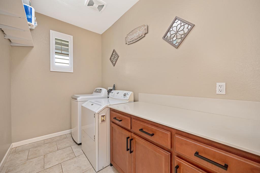 2213 Campolina Way, Oakdale, CA 95361