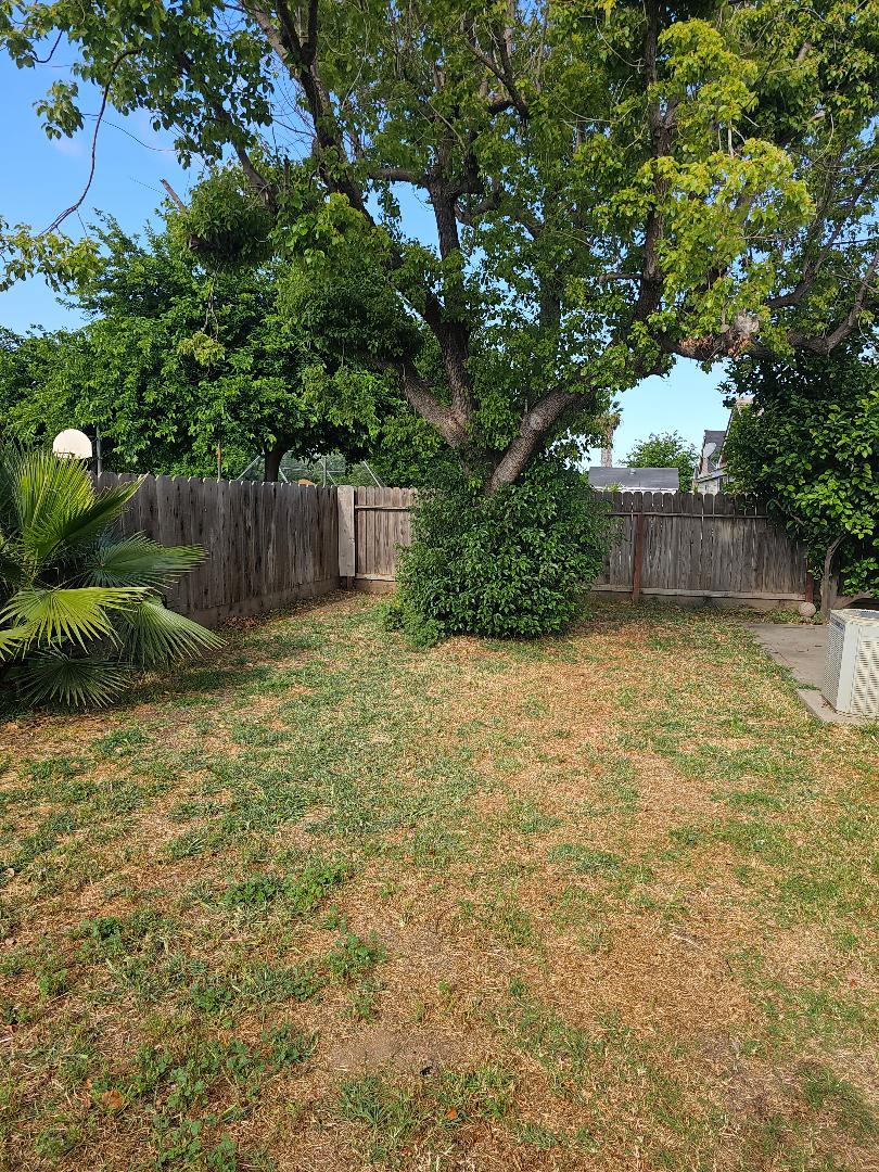 1772 Heritage Dr, Merced, CA 95341