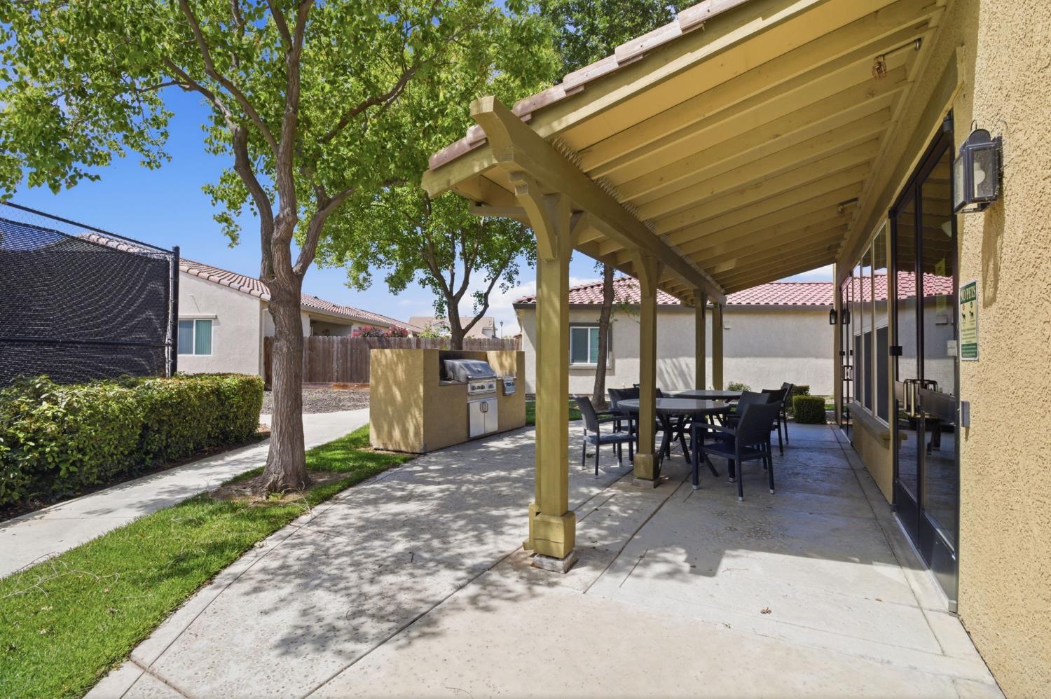 629 Betten St, Los Banos, CA 93635