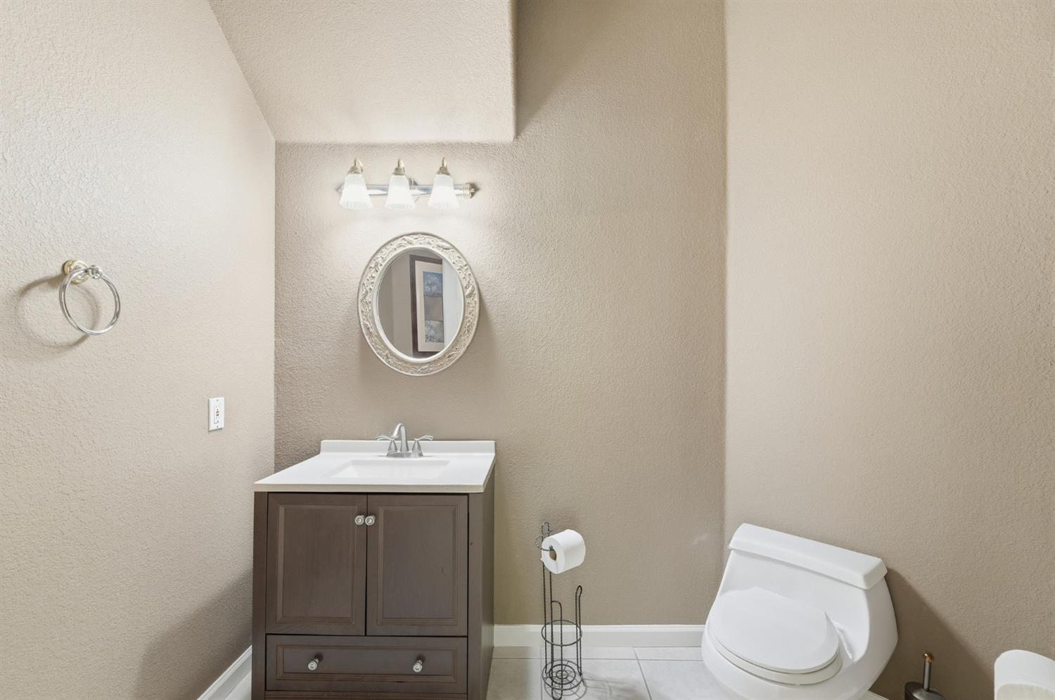 2273 McCaffery Ln, Riverbank, CA 95367