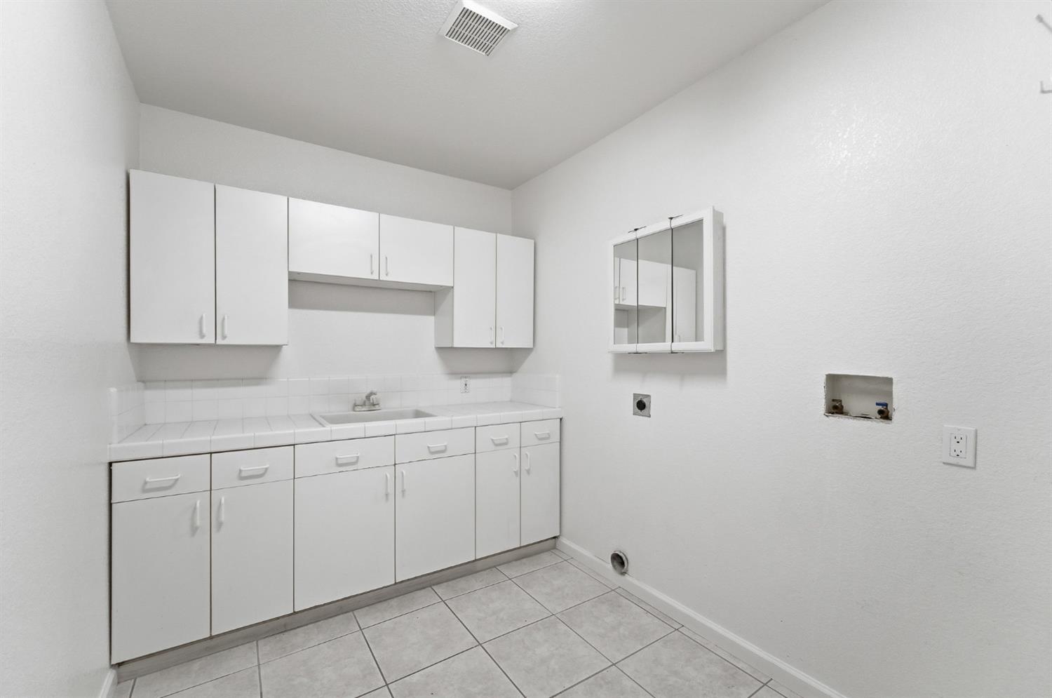 2273 McCaffery Ln, Riverbank, CA 95367