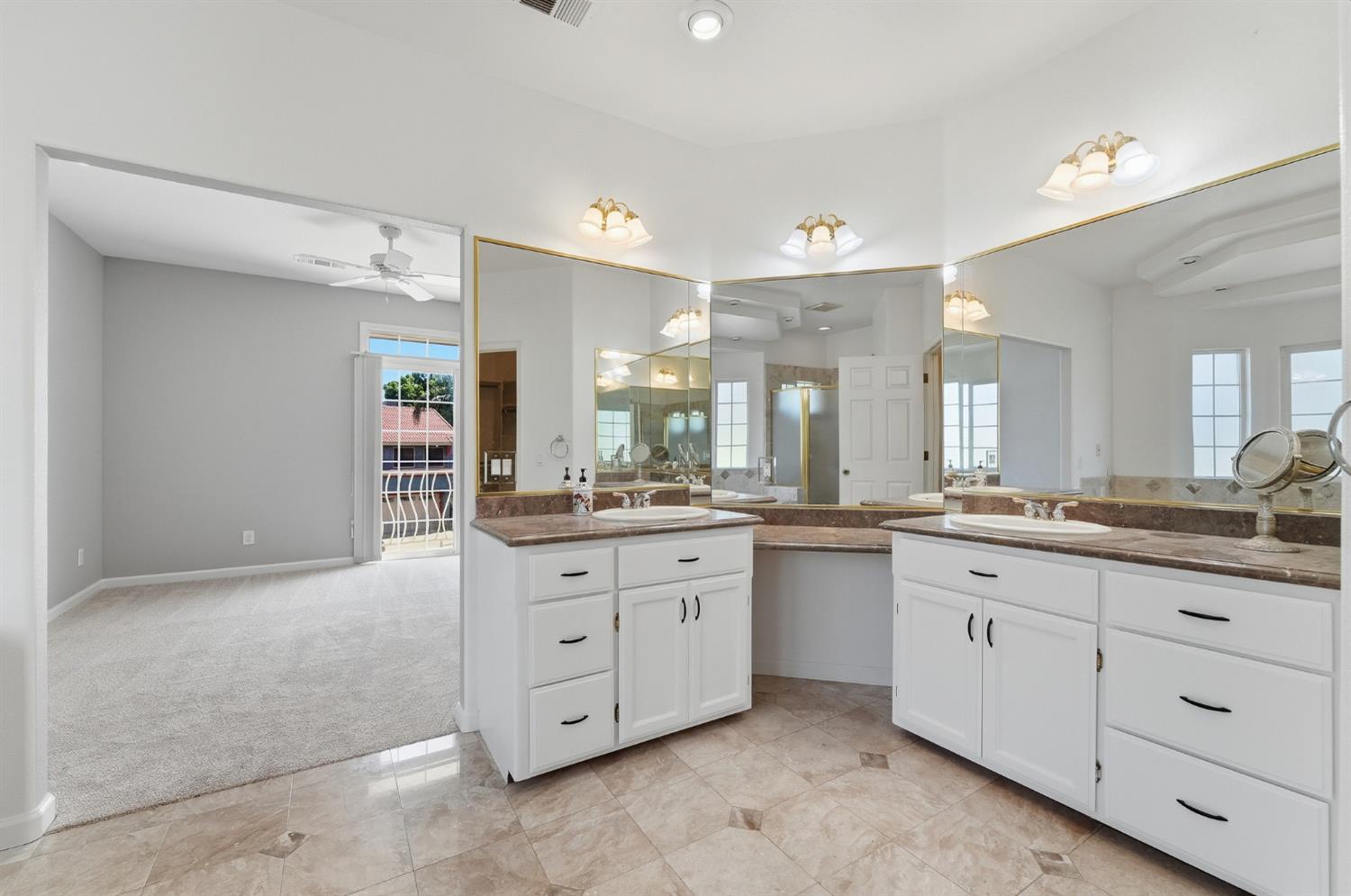 2273 McCaffery Ln, Riverbank, CA 95367