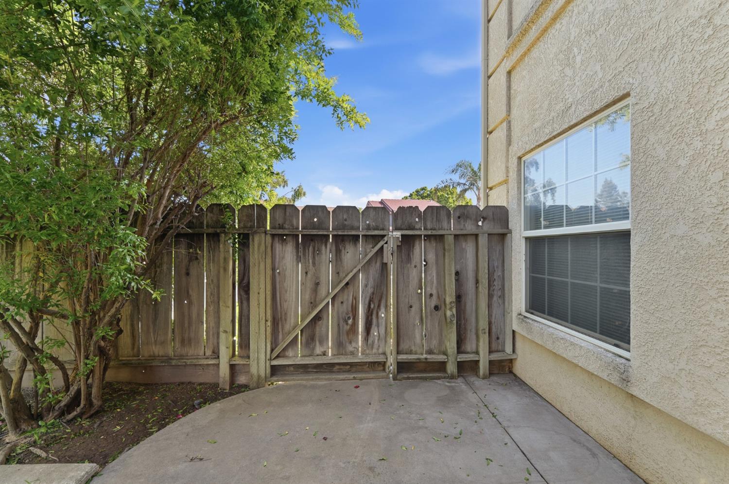 2273 McCaffery Ln, Riverbank, CA 95367