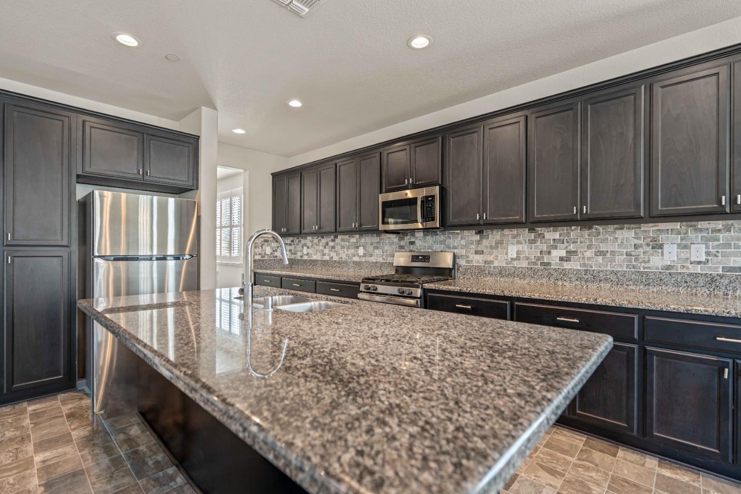 3264 Showcase Way, Modesto, CA 95356