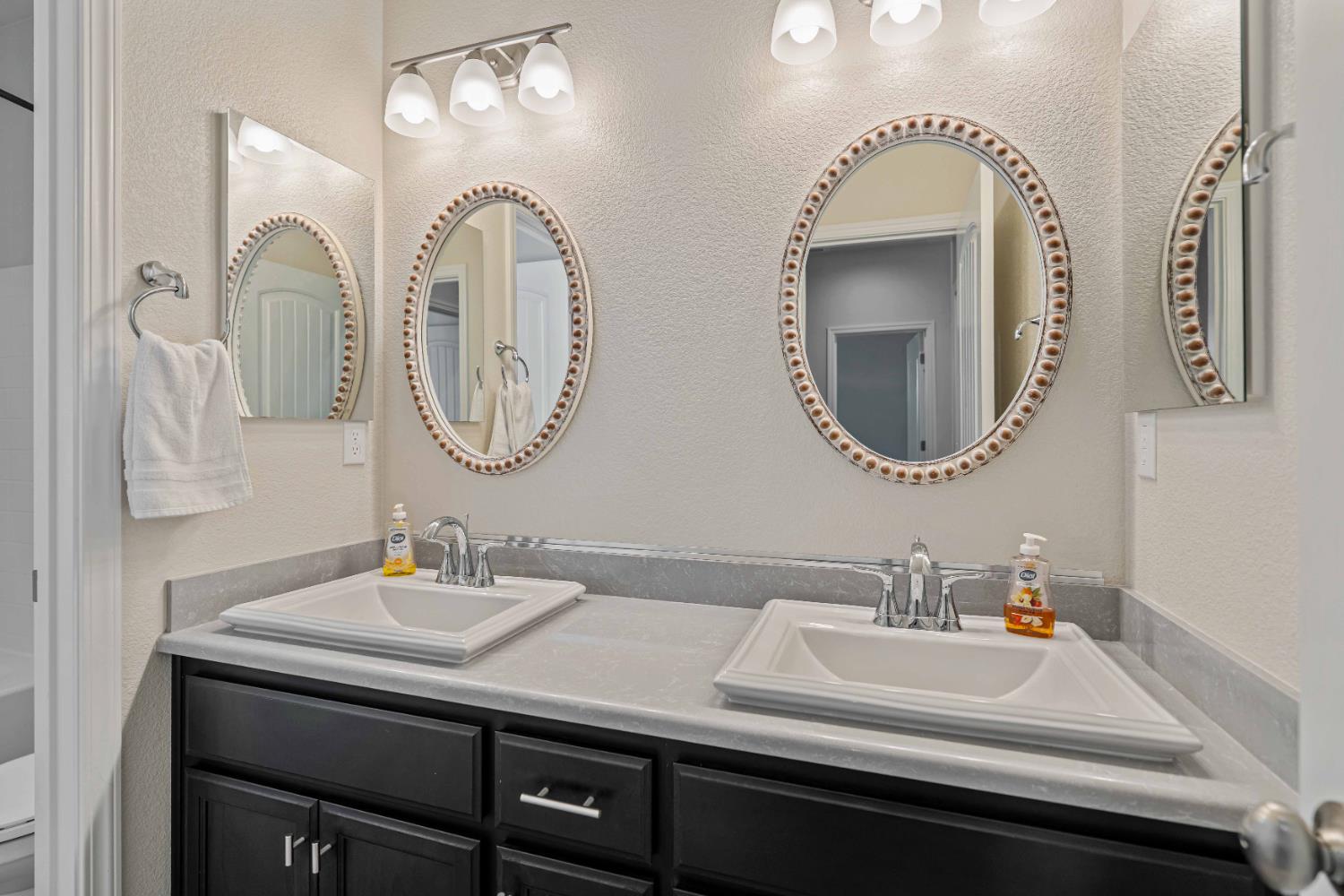 3264 Showcase Way, Modesto, CA 95356