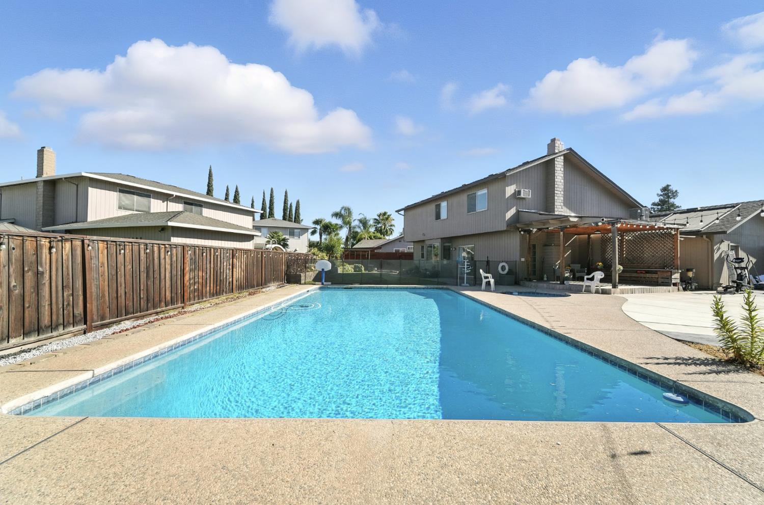 1309 Ruffino Ct, Manteca, CA 95336