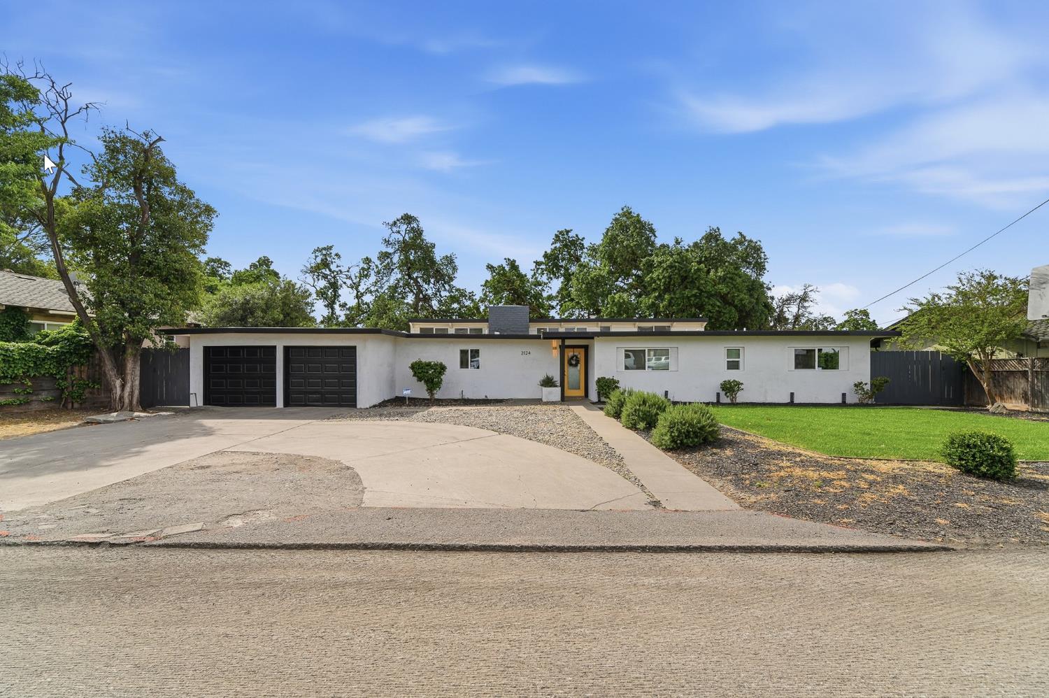 2124 Scenic Dr, Modesto, CA 95355