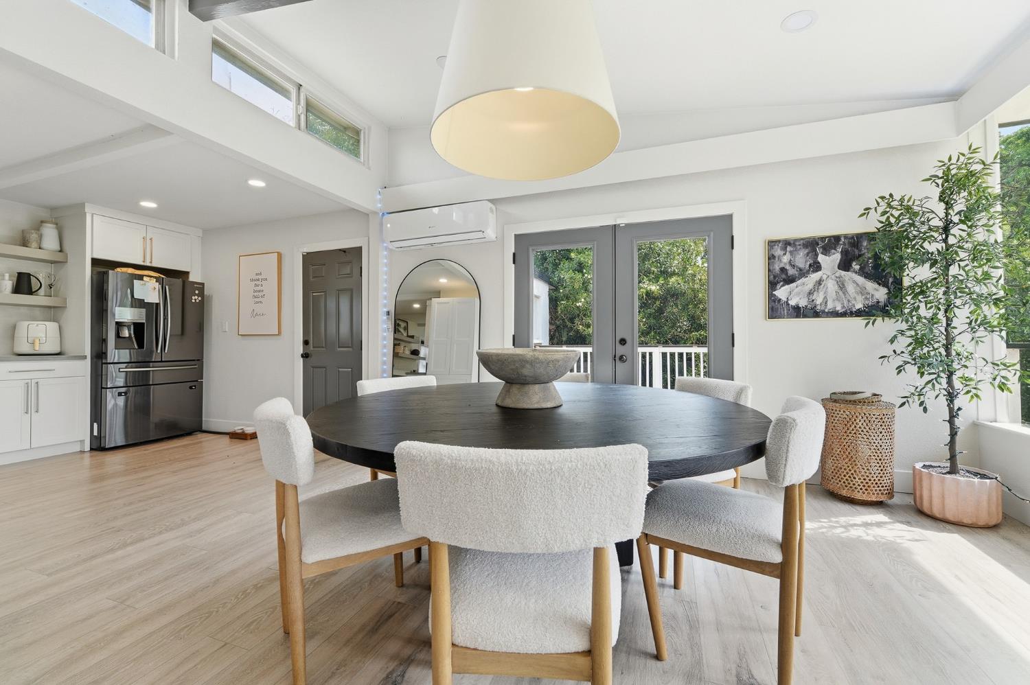 2124 Scenic Dr, Modesto, CA 95355