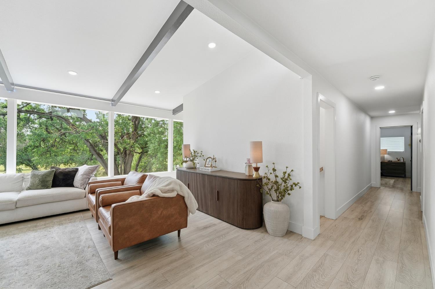 2124 Scenic Dr, Modesto, CA 95355