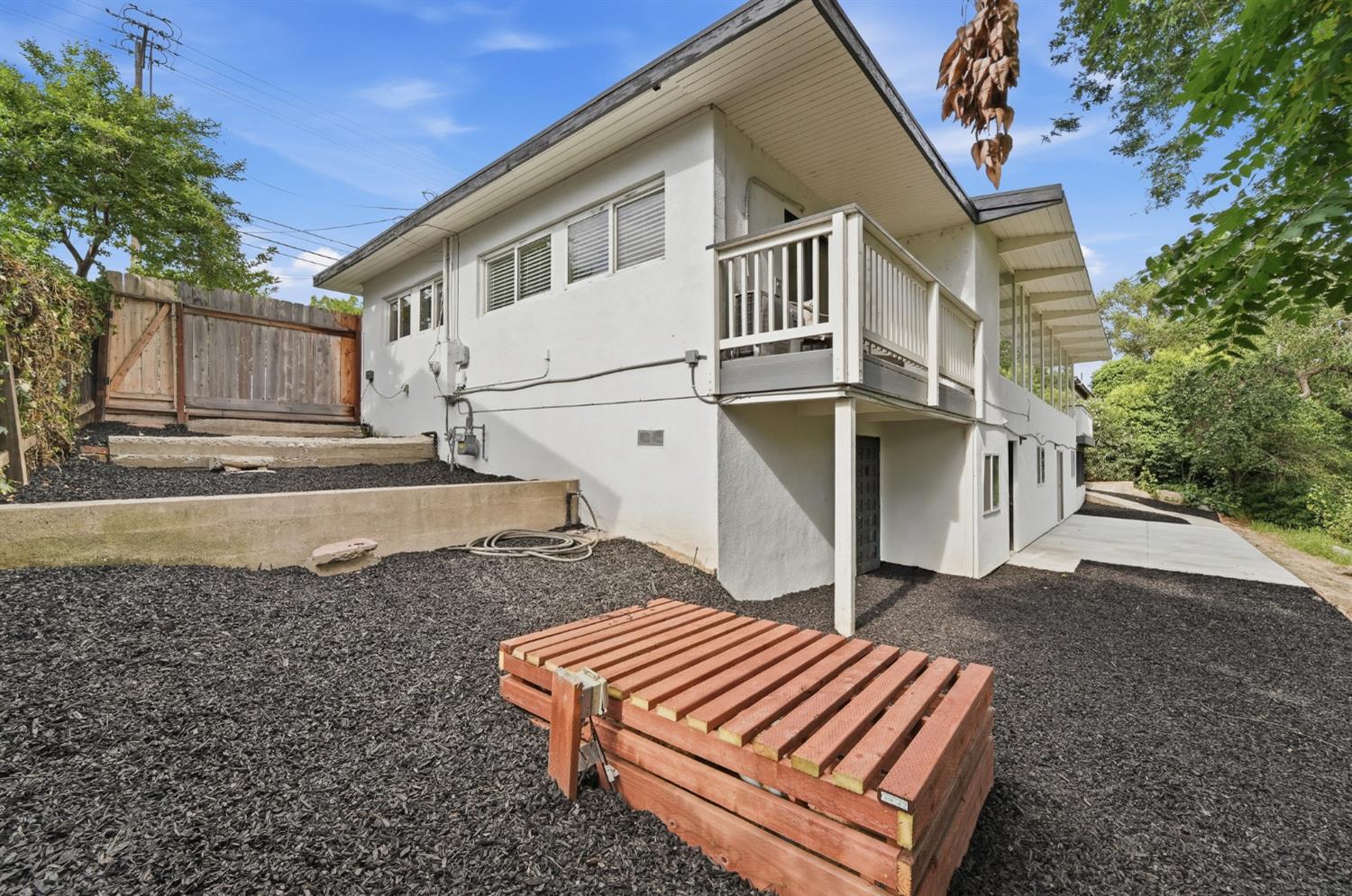 2124 Scenic Dr, Modesto, CA 95355