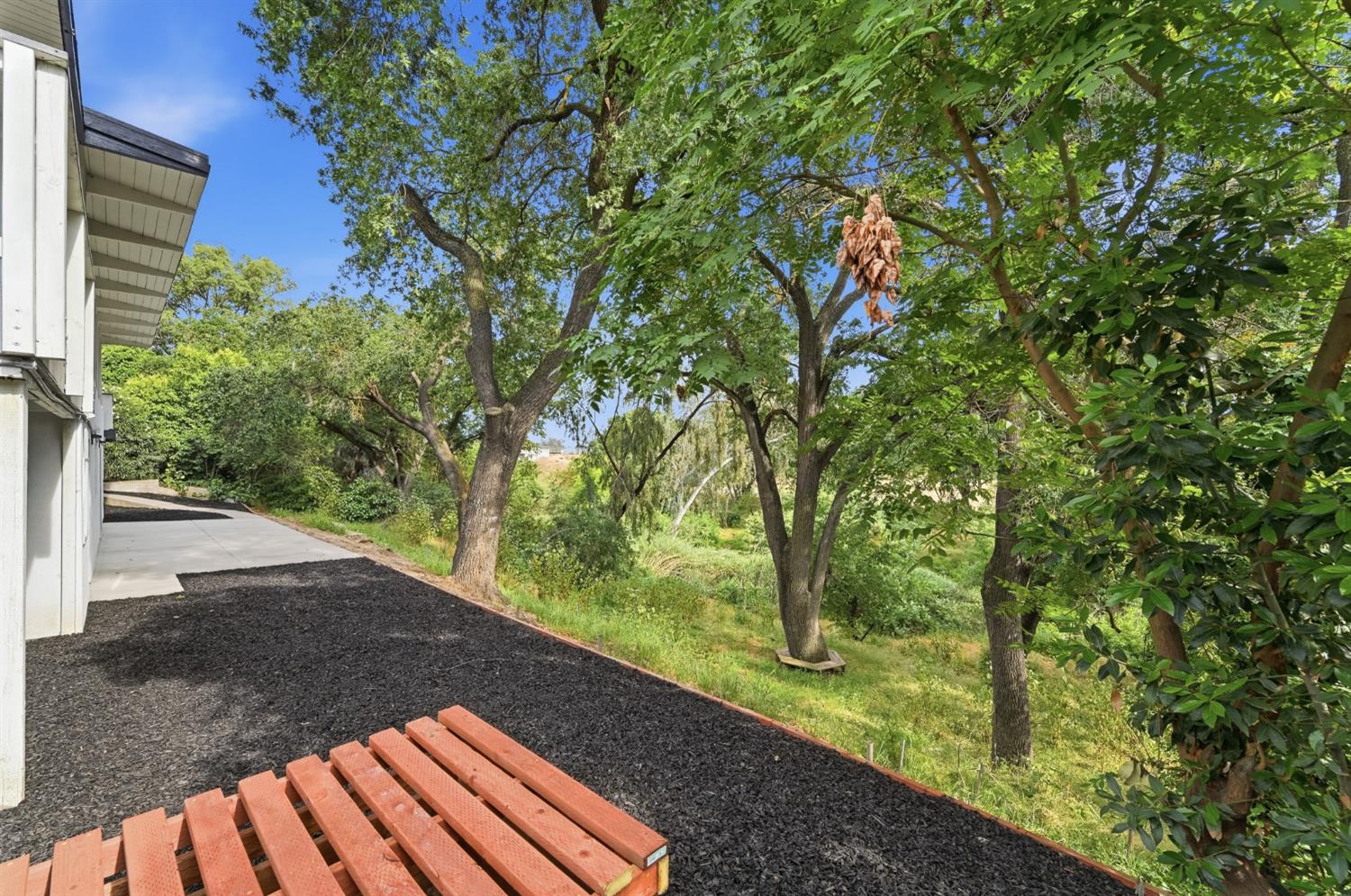 2124 Scenic Dr, Modesto, CA 95355