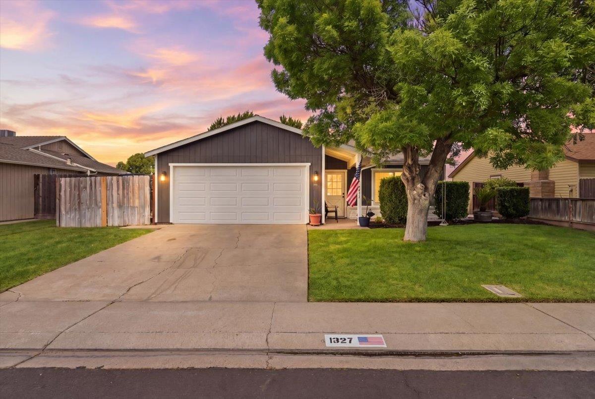 1327 Elena Dr, Ripon, CA 95366