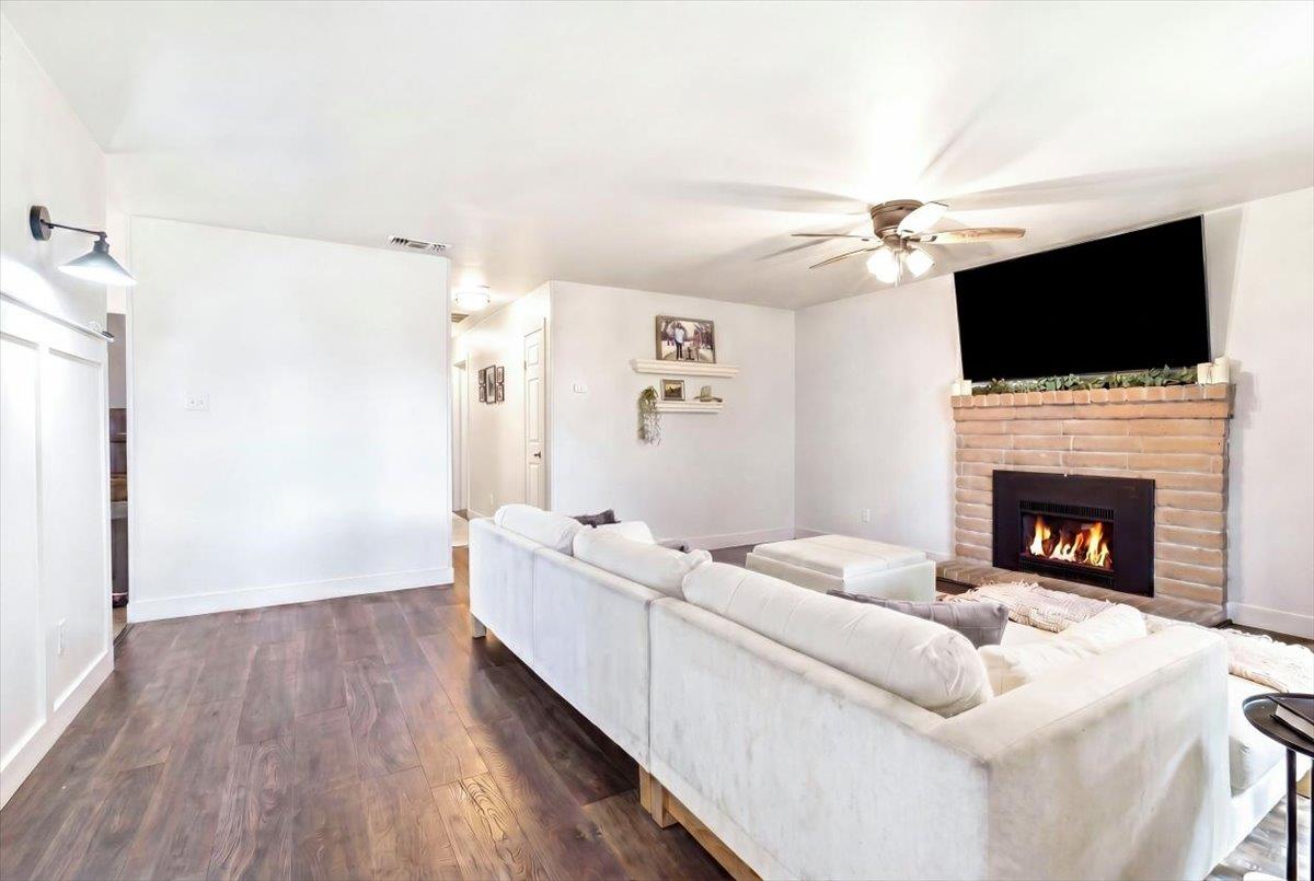 1327 Elena Dr, Ripon, CA 95366