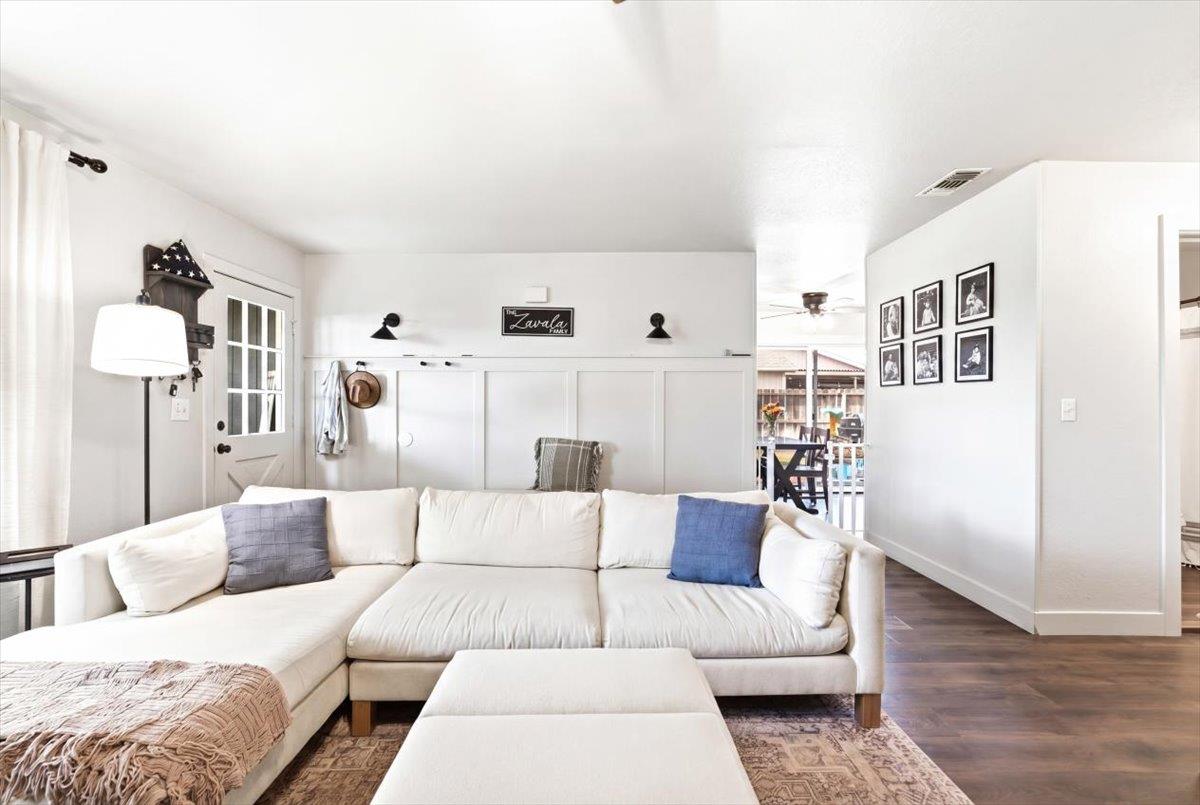 1327 Elena Dr, Ripon, CA 95366