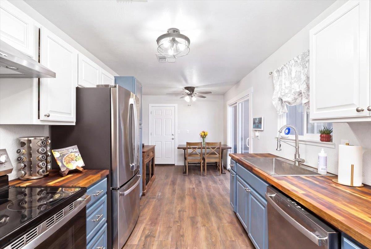 1327 Elena Dr, Ripon, CA 95366