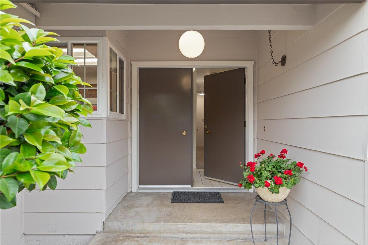 2321 Laguna Dr, Modesto, CA 95350