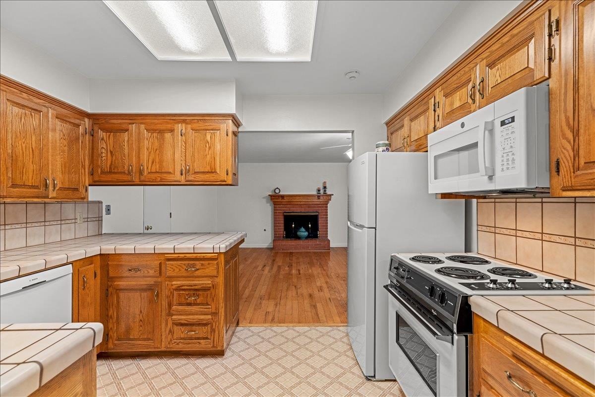 2321 Laguna Dr, Modesto, CA 95350