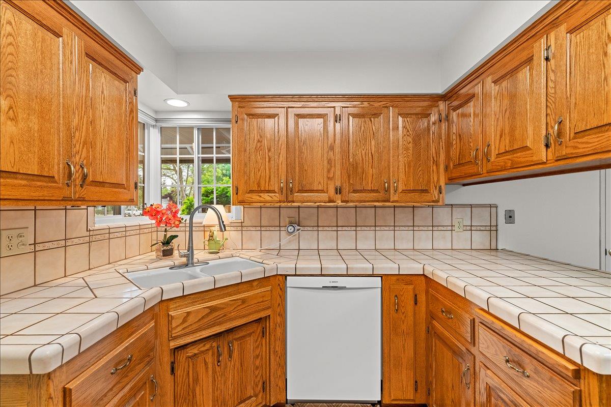2321 Laguna Dr, Modesto, CA 95350