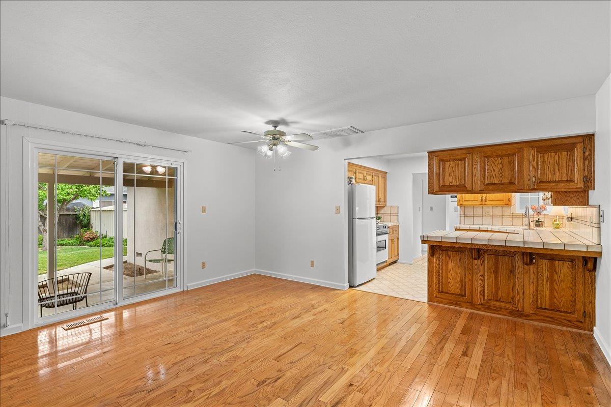 2321 Laguna Dr, Modesto, CA 95350