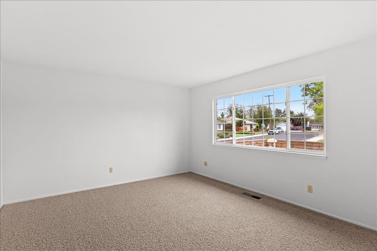 2321 Laguna Dr, Modesto, CA 95350