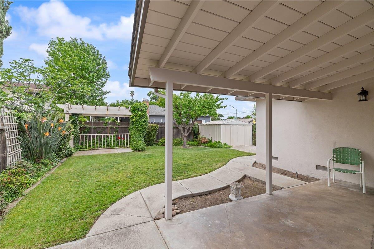 2321 Laguna Dr, Modesto, CA 95350