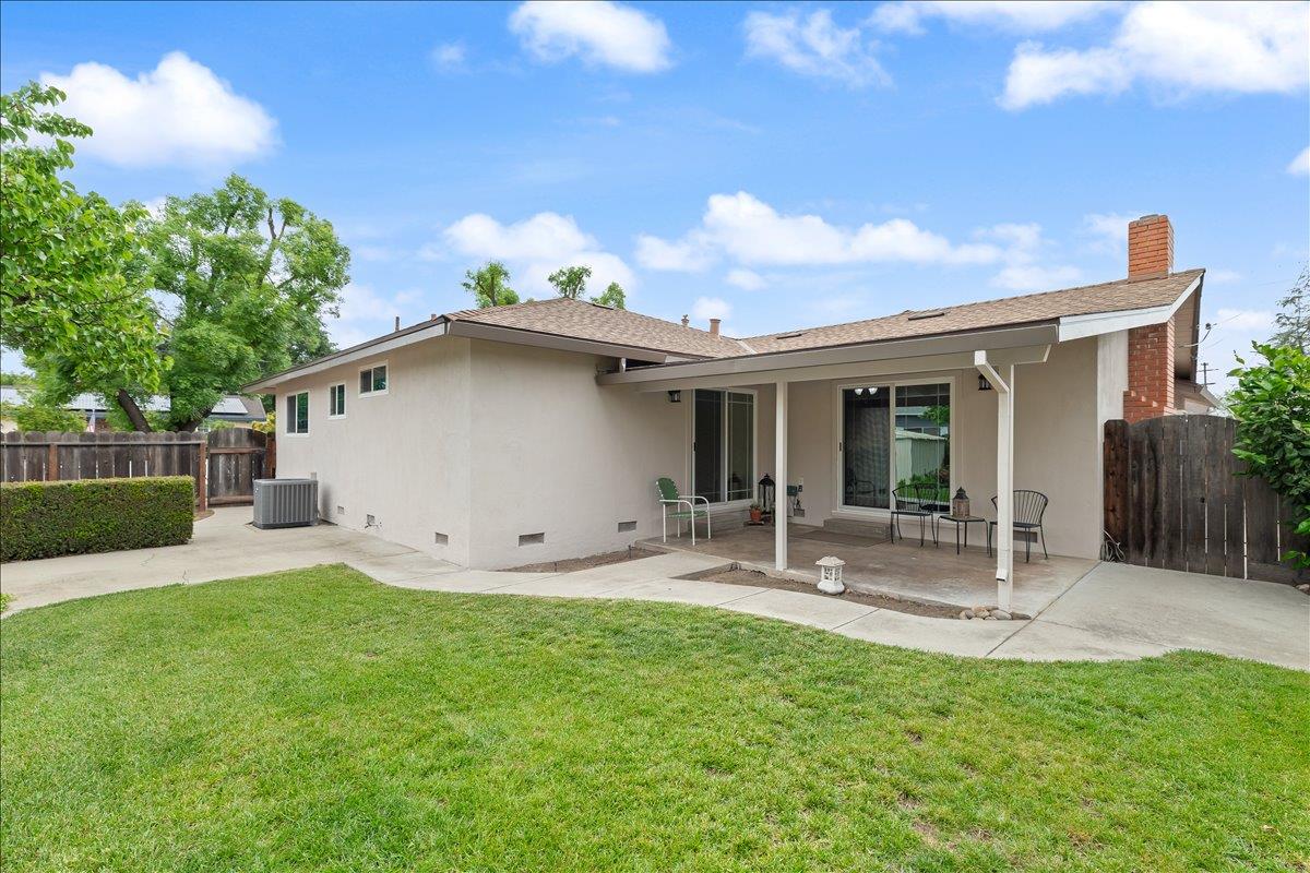 2321 Laguna Dr, Modesto, CA 95350