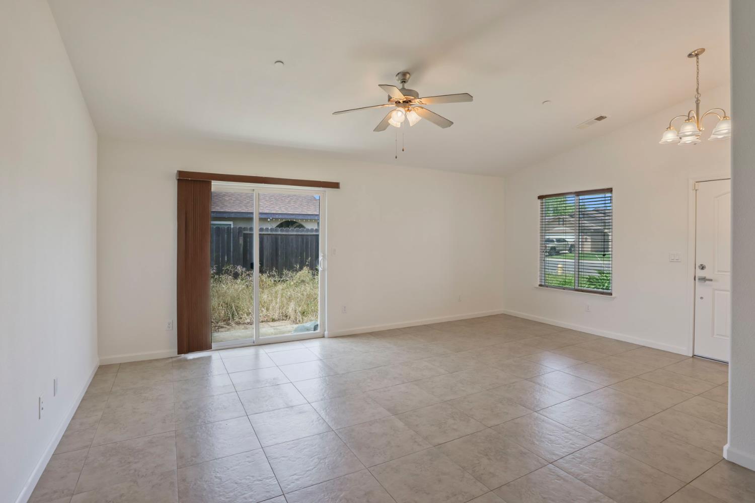 6573 Hastings Dr, Winton, CA 95388