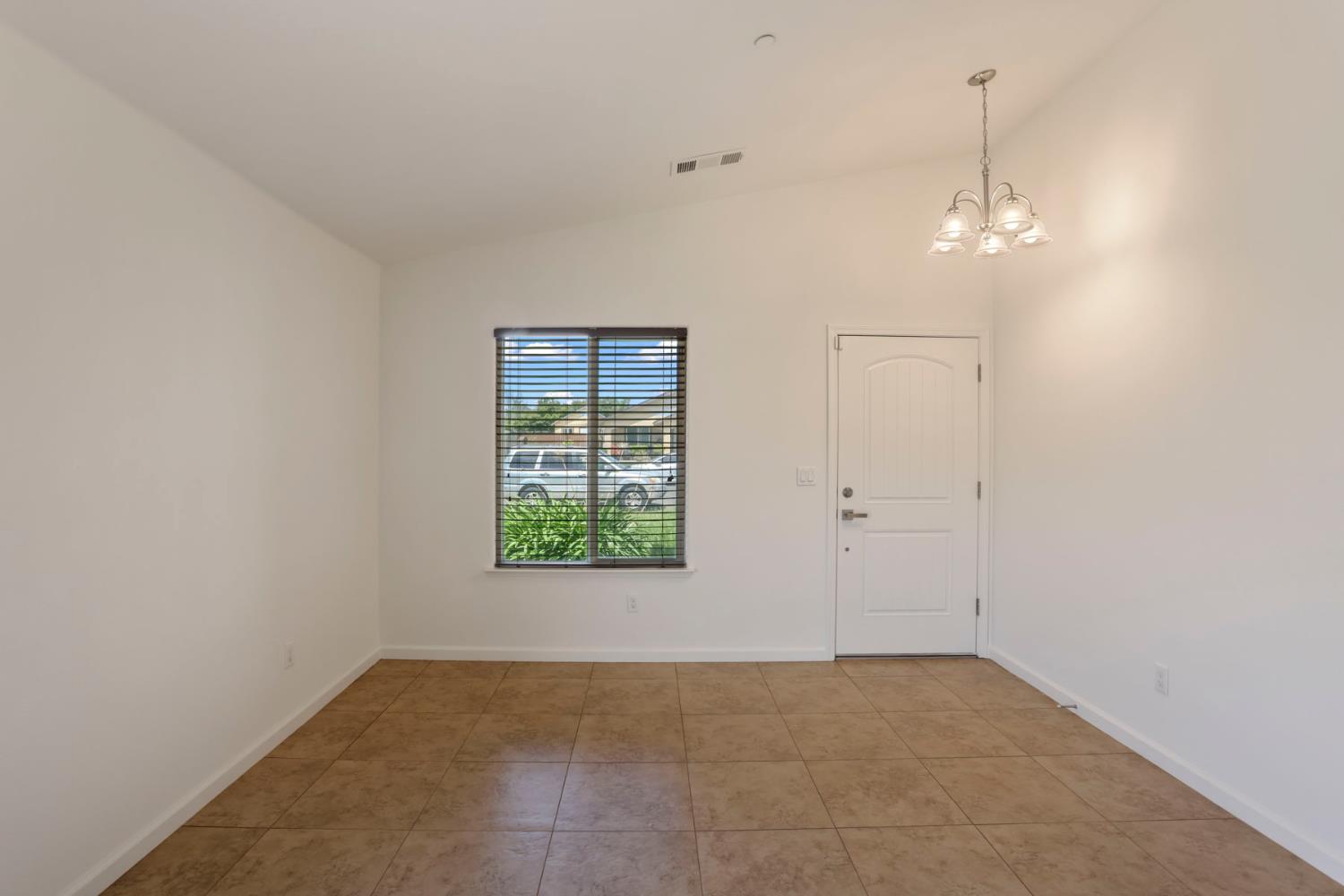 6573 Hastings Dr, Winton, CA 95388