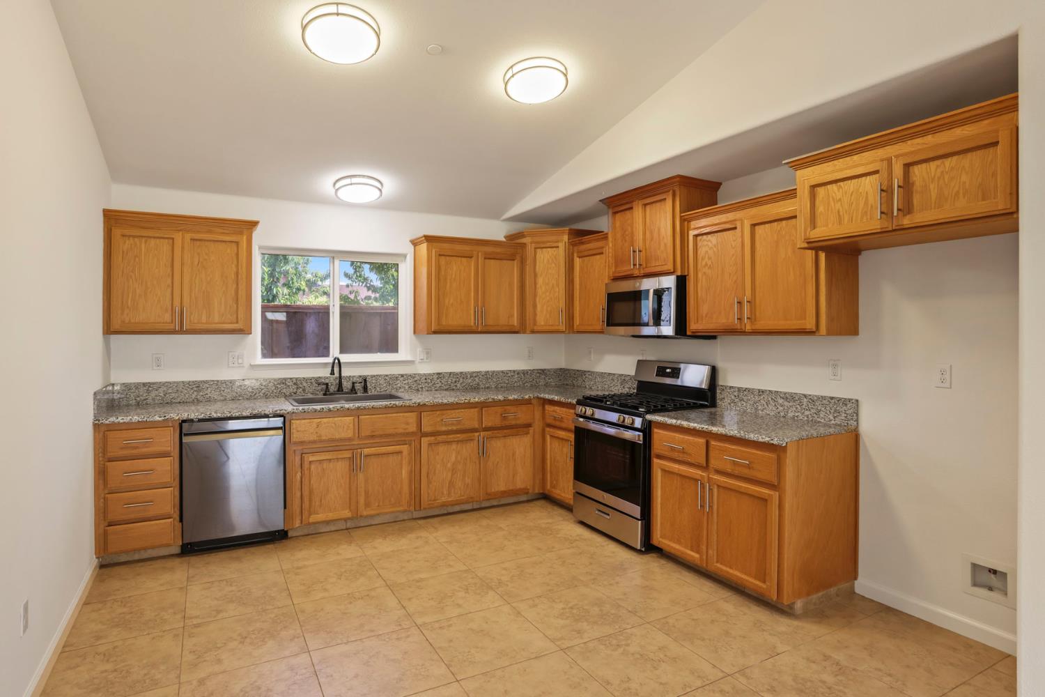 6573 Hastings Dr, Winton, CA 95388