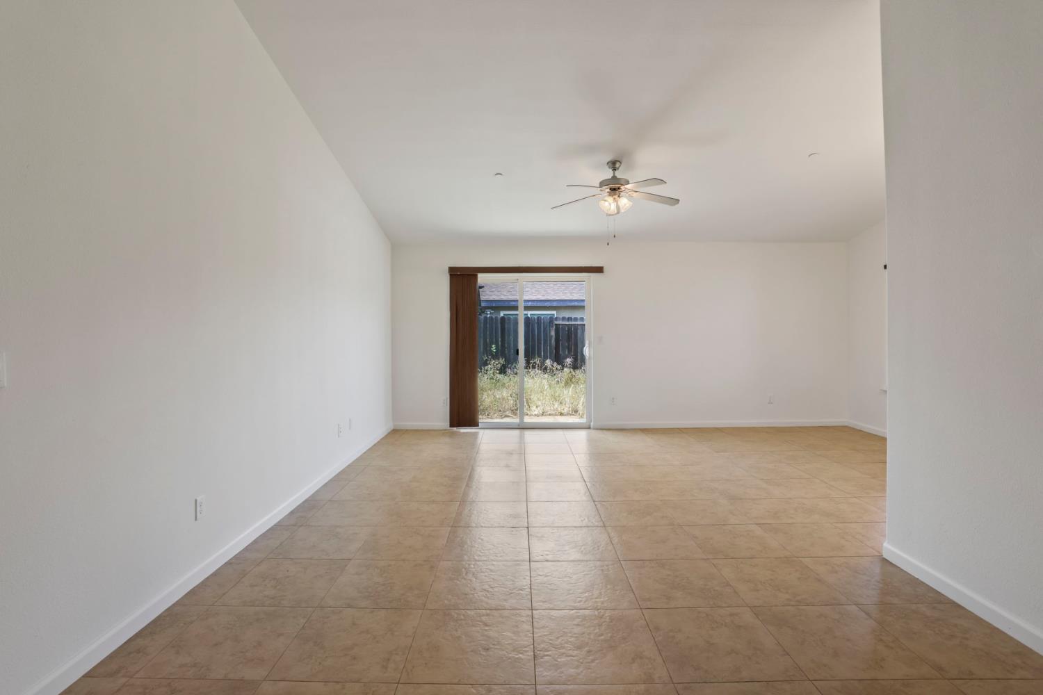 6573 Hastings Dr, Winton, CA 95388