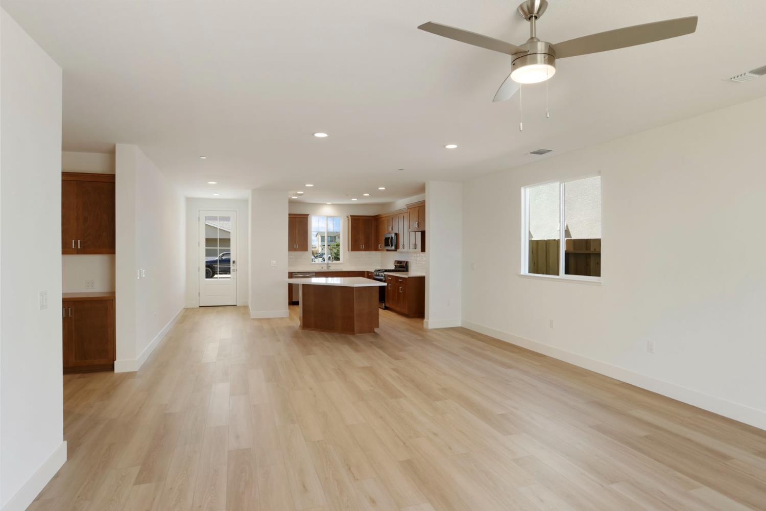 3265 Rugnao Way, Manteca, CA 95337