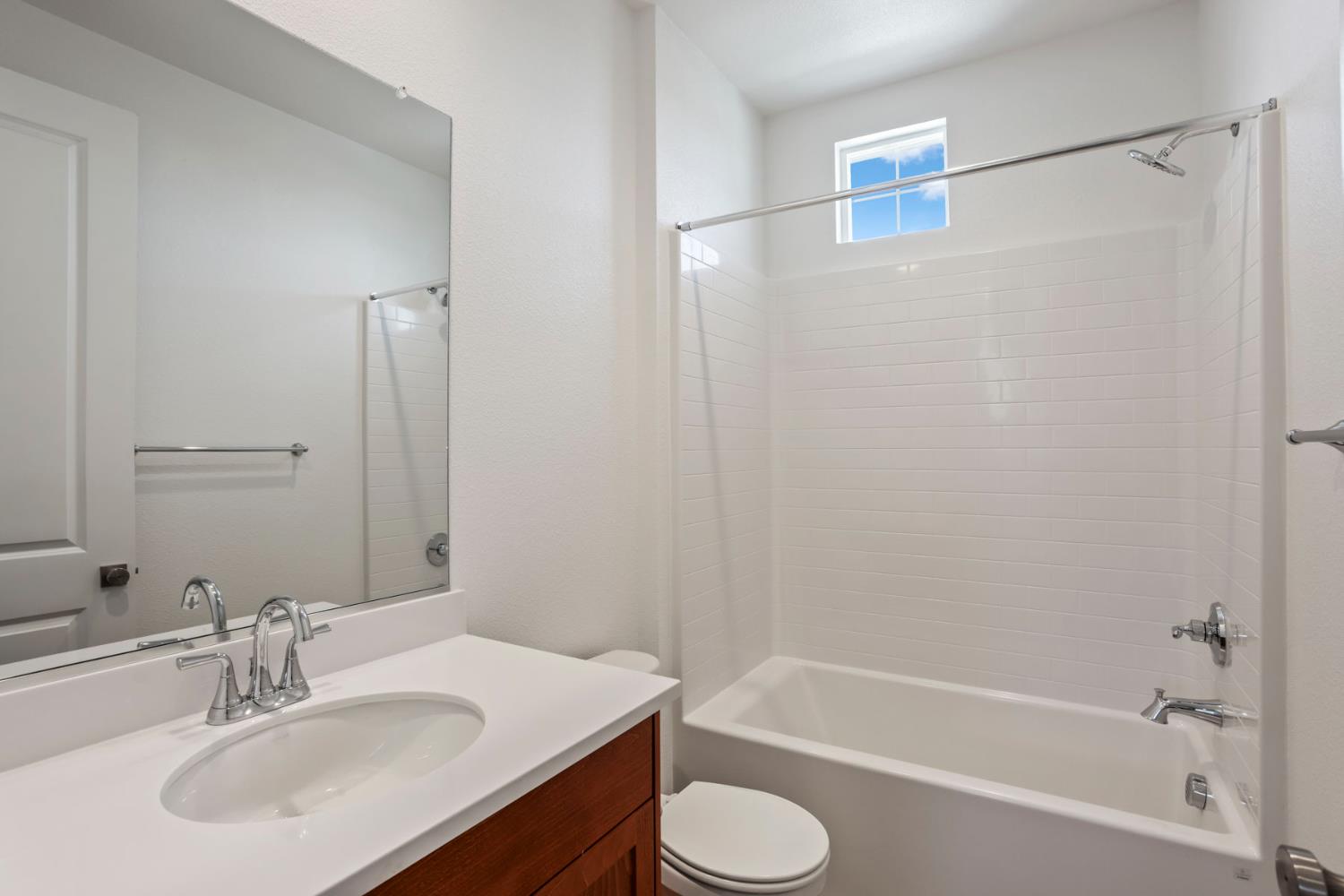 3265 Rugnao Way, Manteca, CA 95337