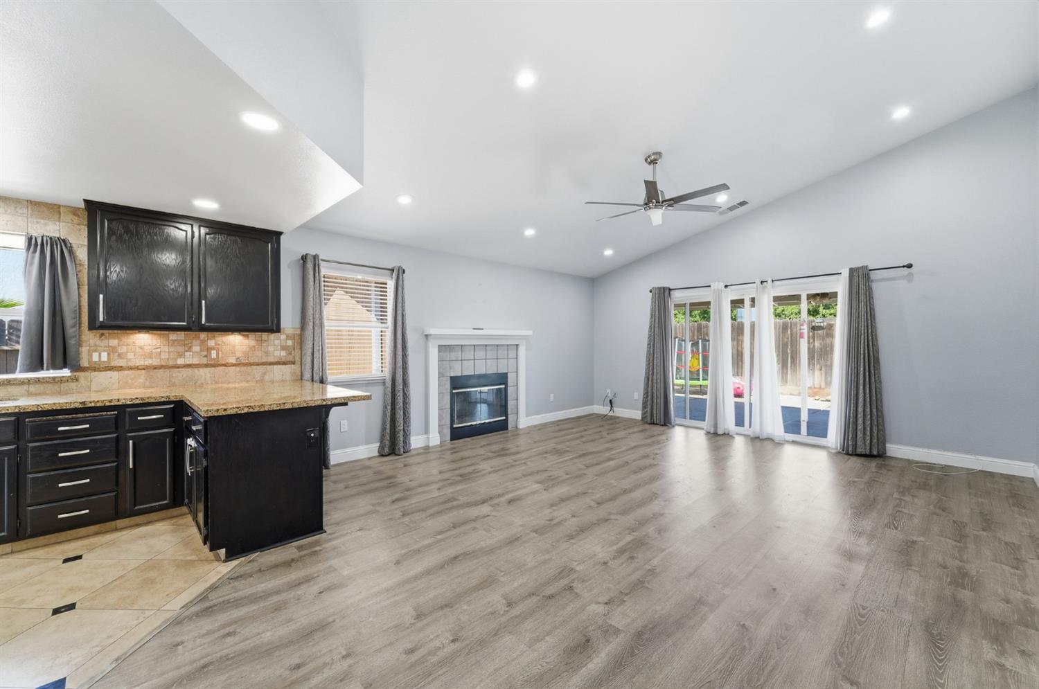 359 Trevor Ave, Oakdale, CA 95361