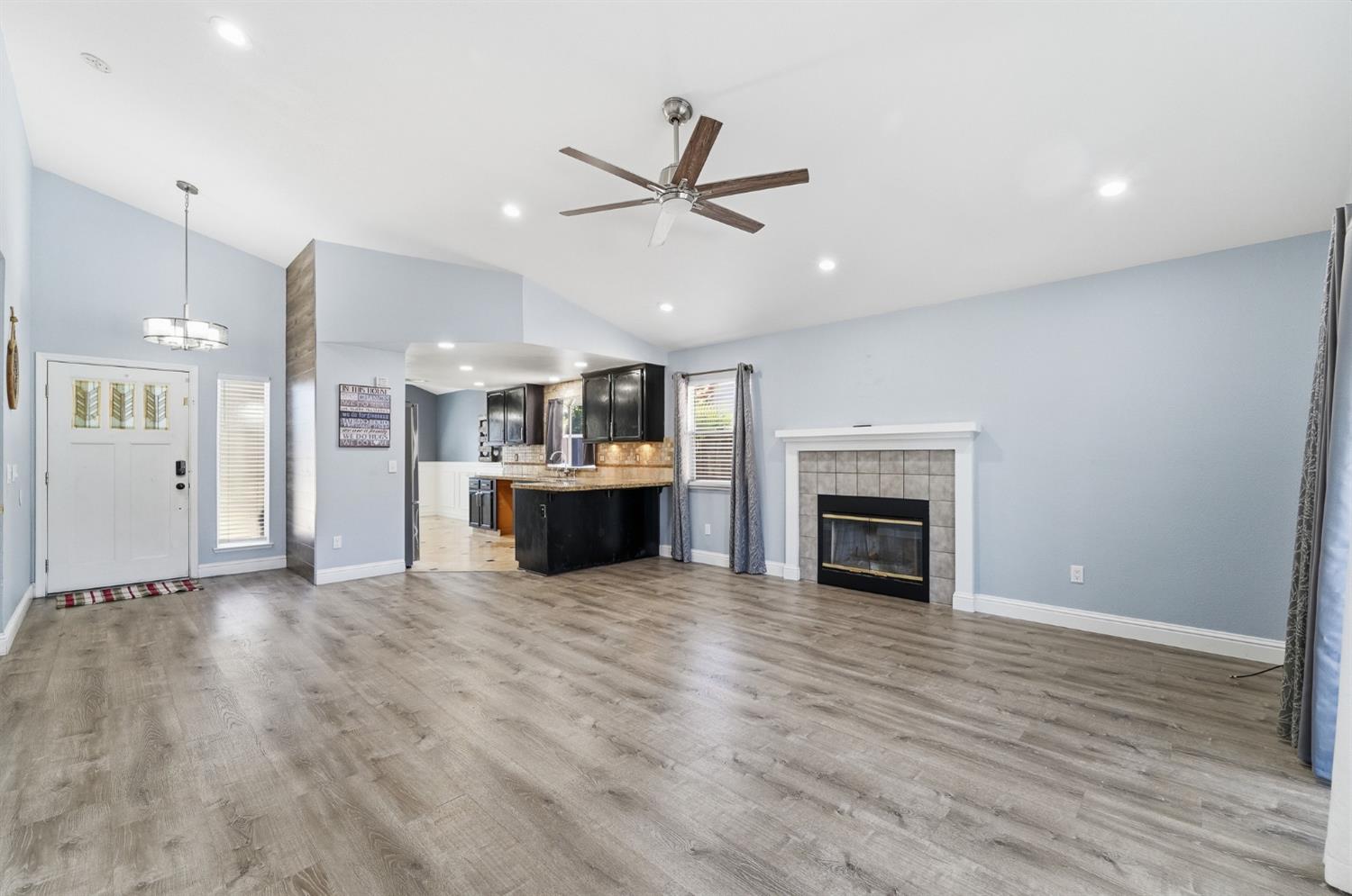 359 Trevor Ave, Oakdale, CA 95361