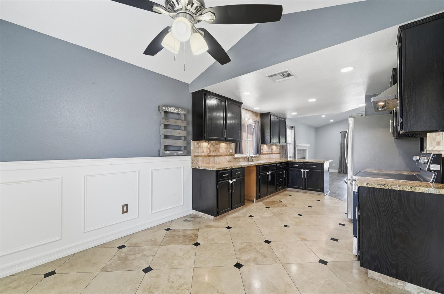 359 Trevor Ave, Oakdale, CA 95361