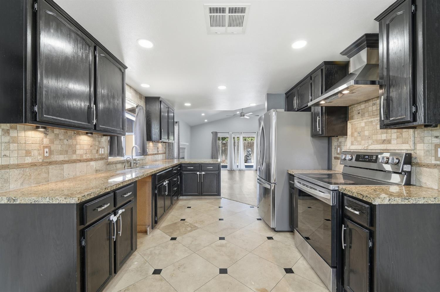 359 Trevor Ave, Oakdale, CA 95361