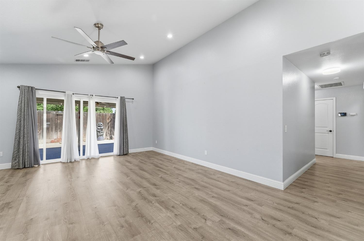 359 Trevor Ave, Oakdale, CA 95361