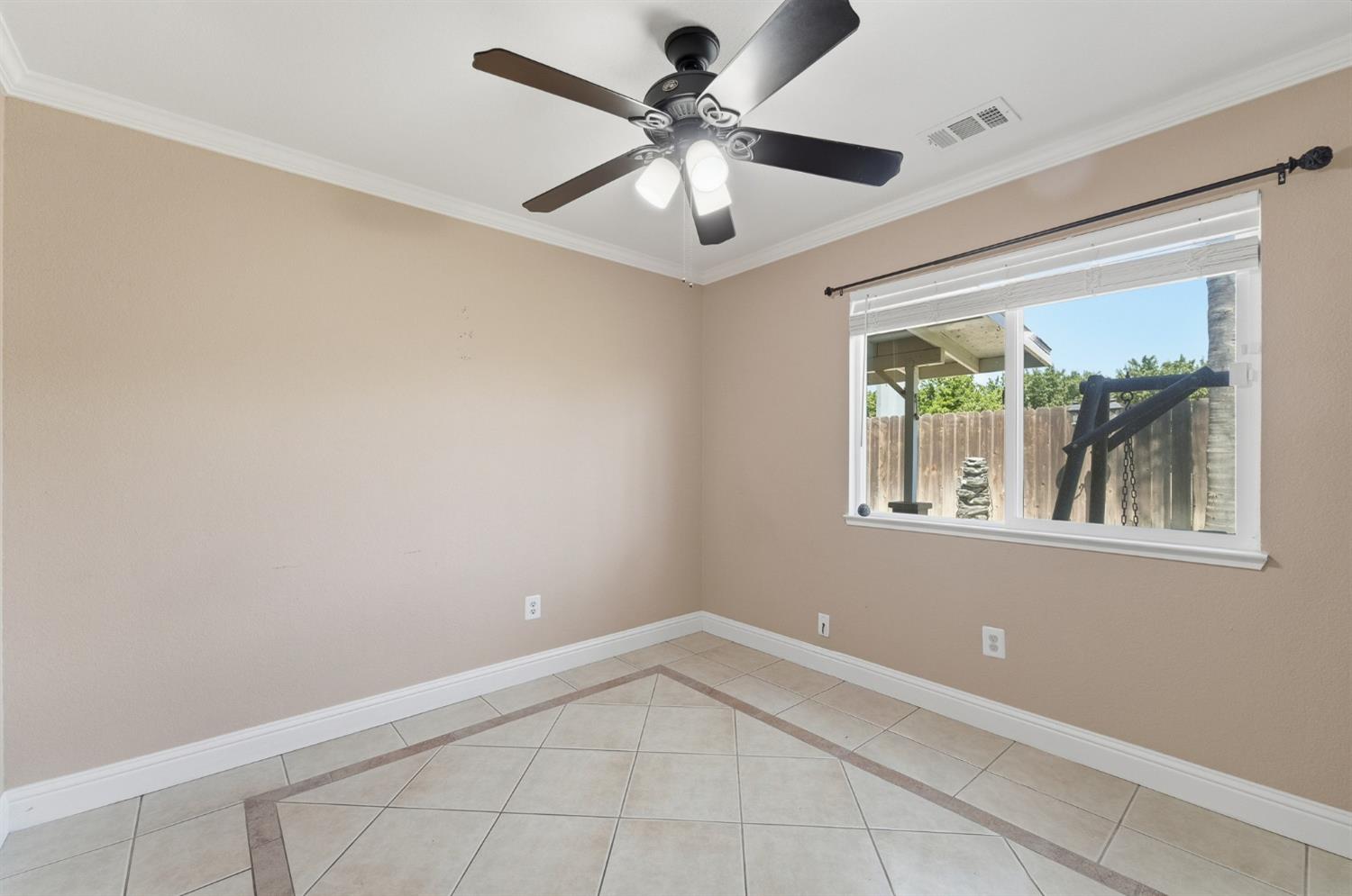 359 Trevor Ave, Oakdale, CA 95361