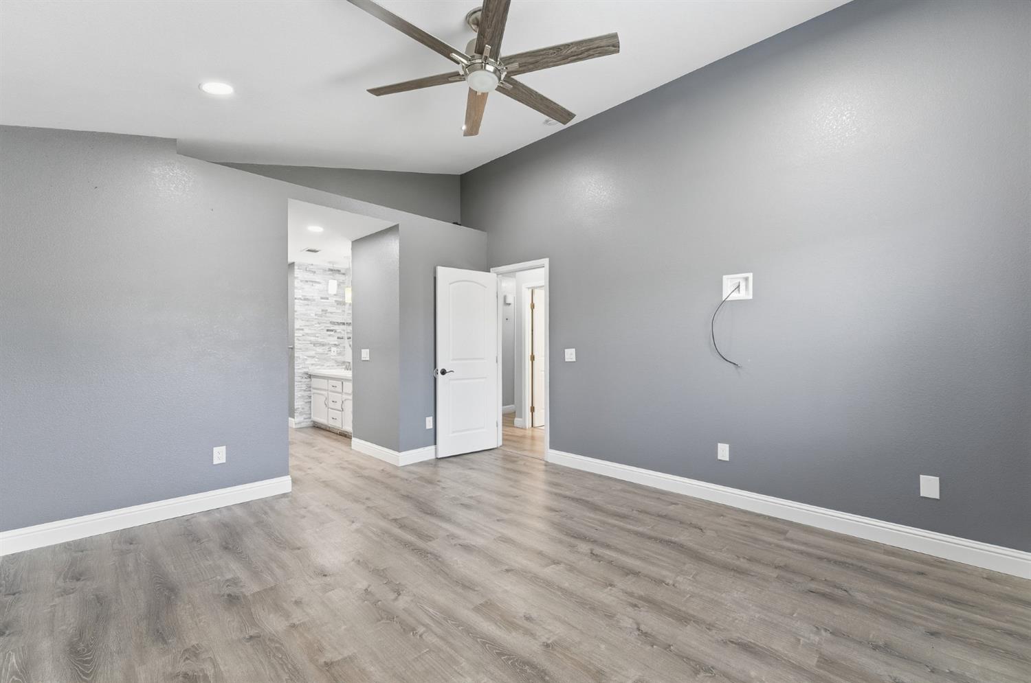 359 Trevor Ave, Oakdale, CA 95361