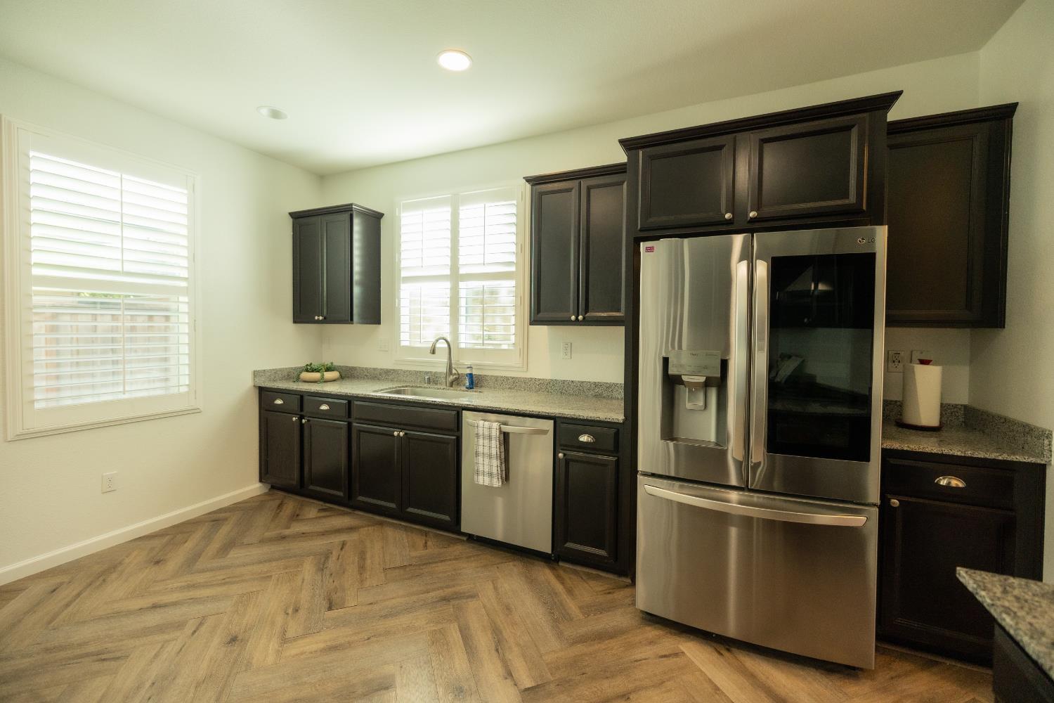 2204 Gallery Dr, Riverbank, CA 95367