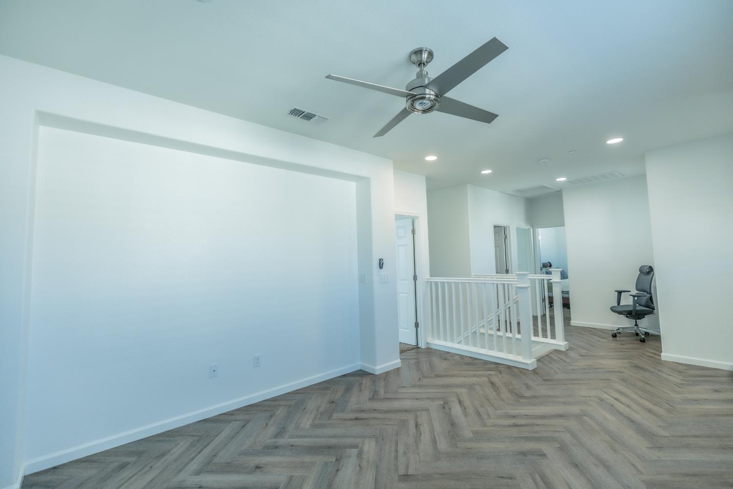 2204 Gallery Dr, Riverbank, CA 95367