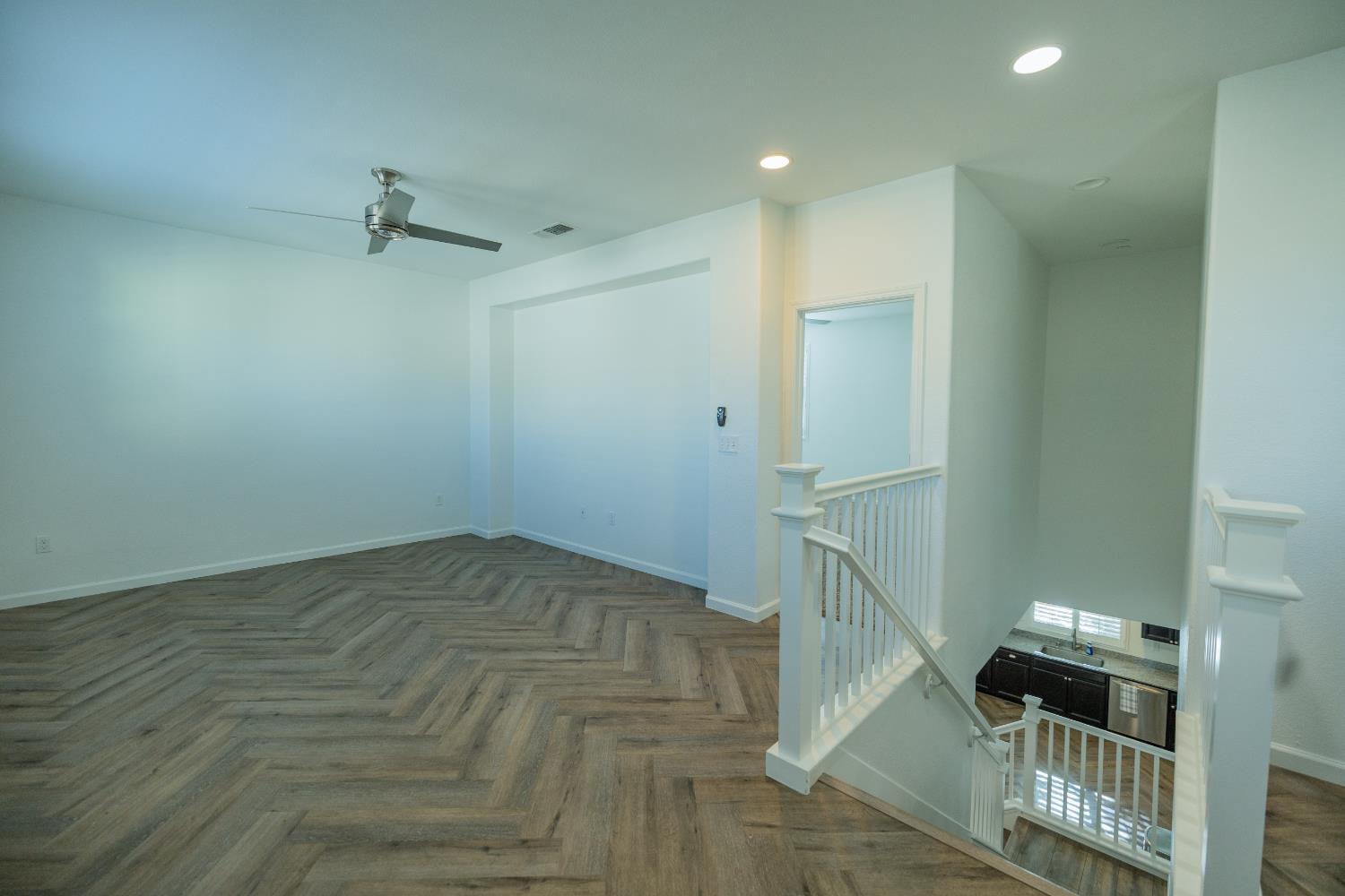 2204 Gallery Dr, Riverbank, CA 95367