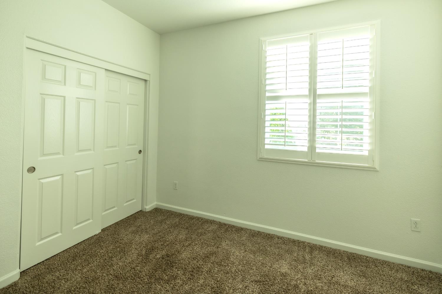 2204 Gallery Dr, Riverbank, CA 95367