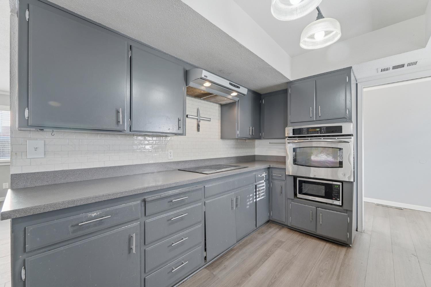 1225 Chehalem Dr, Modesto, CA 95350